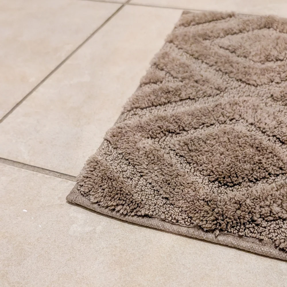 Mohawk Home Quick Dry Bath Rug, Diamonds, Linen, 17x24